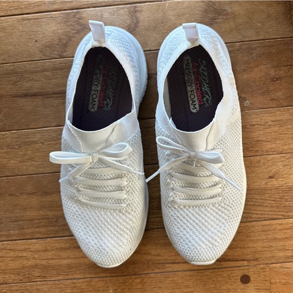Skechers Shoes - Skechers sneakers white size 9.5 M Women